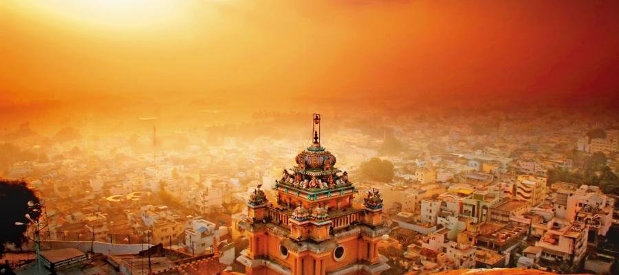 A panoramic view of the Rockfort Temple perched atop a massive rock in Tiruchirappalli, Tamil Nadu, India.